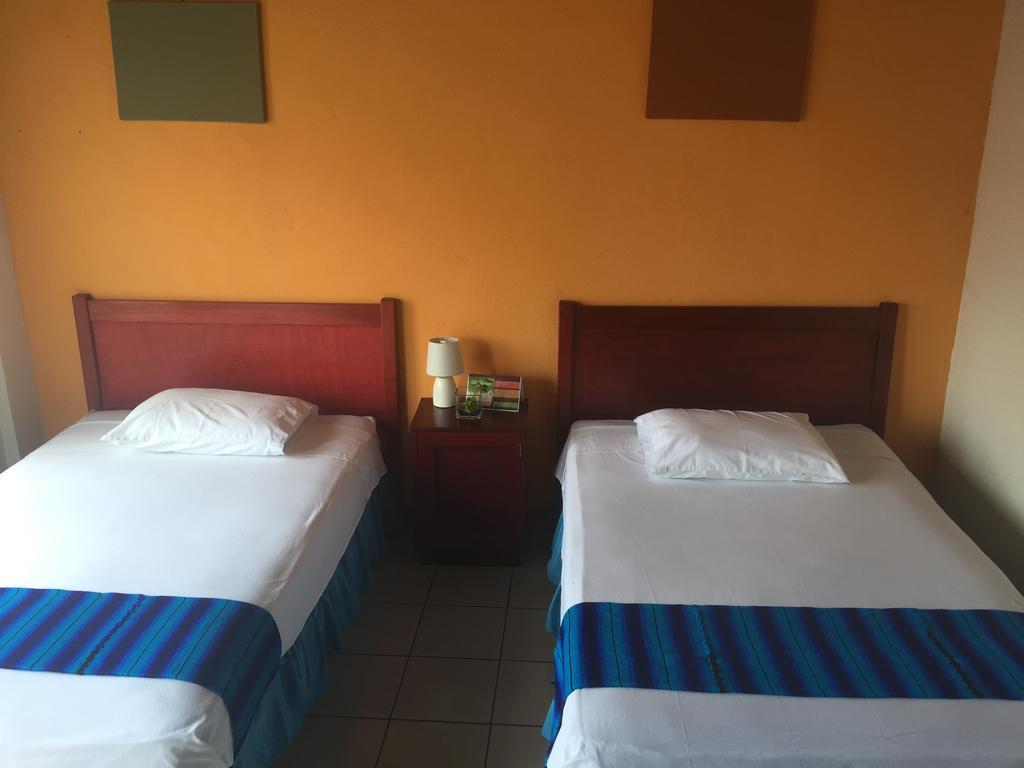 Hotel Villa Margarita Flores Room photo